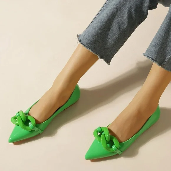 VIBRANT PATENT LEATHER CHAIN TRIM POINTED TOE BALLET FLATS - GREEN - Picture 3 of 9